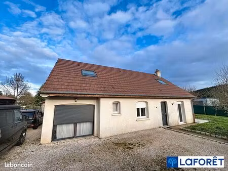 maison 10 pièces 145 m²