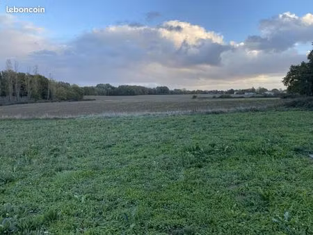 terrain 600 m² castelginest