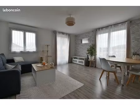 t3 lumineux 70 m² – 2 balcons – parking – quartier des corvées