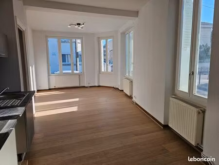 maison de ville rénovée – 3 chambres – garage – cour – quartier châteauvert – valence