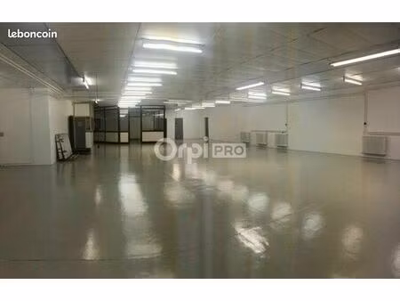 local d'activité 1 128 m²