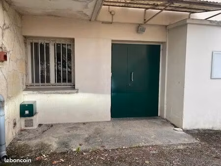 location local commercial