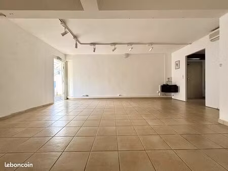 local commercial 50 m² saint-denis