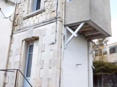 vends charmante petite maison