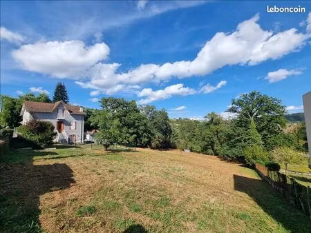 terrain 3 732 m² maurs