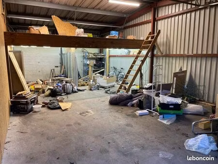 local de stockage /entrepôt