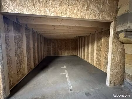 garage 1 pièce 45 m²