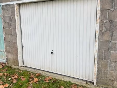 garage fermé – cité lafarge – la couronne