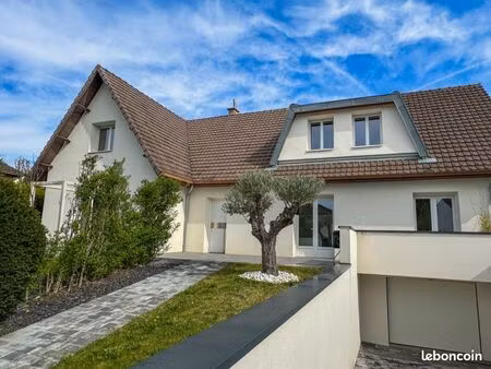 maison • 8 pièces • 203m2