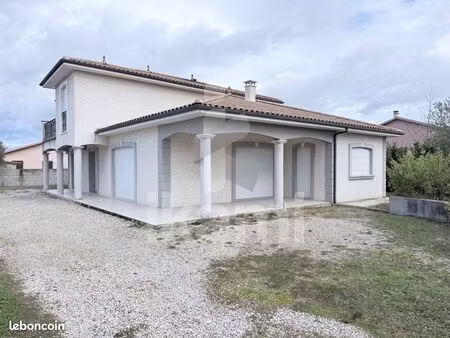 maison 7 pièces 206 m²