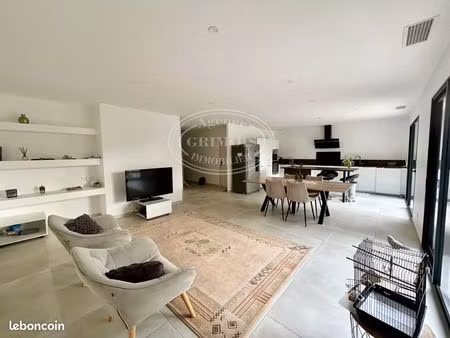 villa 4 pièces 100 m²