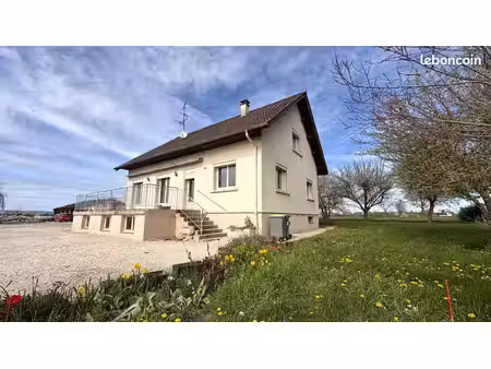 maison 6 pièces 131 m²