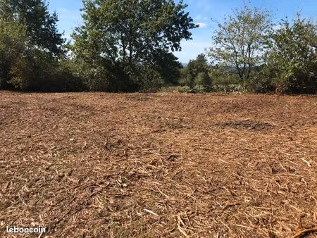 terrain 1 046 m² ussac