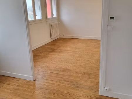 auterive  t3/t4 rénové  69m²  garage poss en +