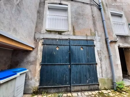 parking/box 45 m² nantes