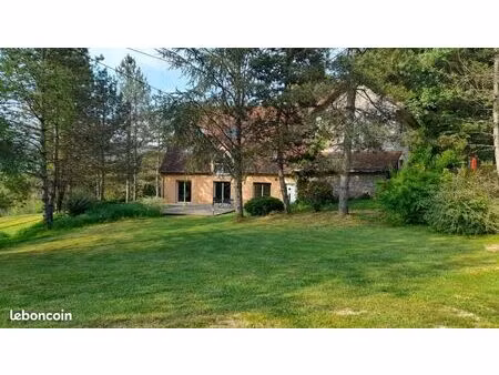 propriété 8 pièces 281 m²