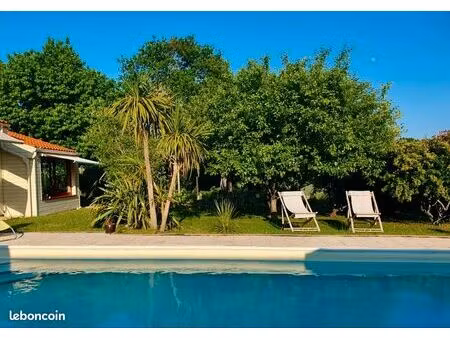 plein pied 160 m2 avec double garage  piscine
