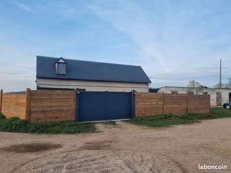 a vendre maison au calme auprès des chevaux