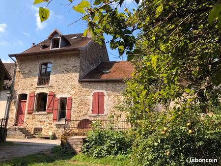 un sanctuaire de vie et de transmission au cœur du jura – 720 m² de possibles