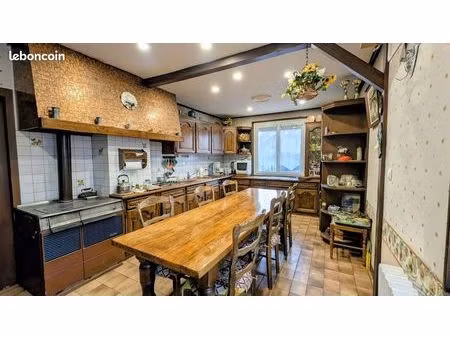 maison 8 pièces 185 m²