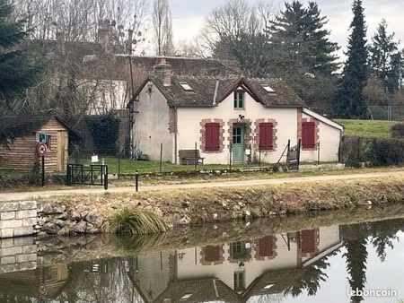 maisons bordure du canal d’orleans