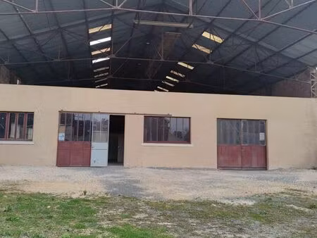 local polyvalent – idéal stockage  atelier ou projet professionnel