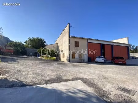 local industriel 158 m²