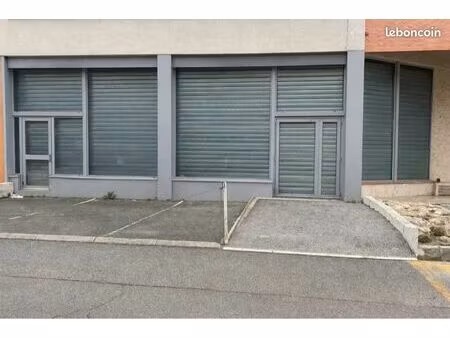 cannes – zone des tourrades local commercial de 350 m²