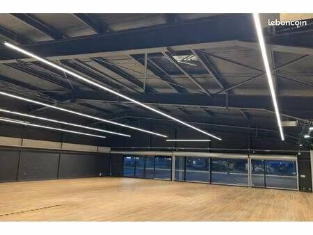 local commercial 400 m² aménagé– zone d’activité – emplacement n1