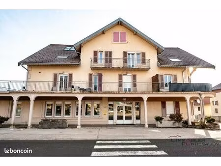 local 80 m² oye-et-pallet