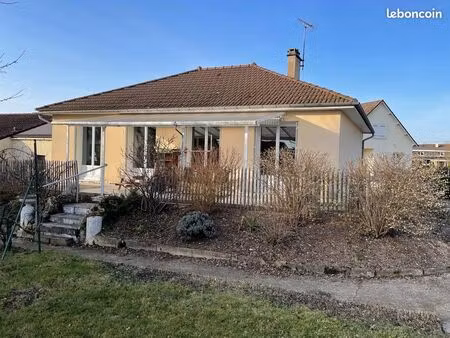 pavillon de 5 pièces principales sur sous-sol