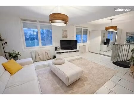 maison 2 pièces 93 m²