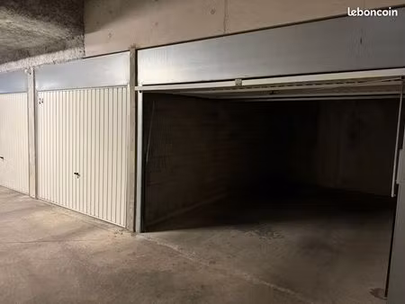 garage box fermé - pmr