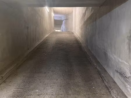 place de parking saint denis metro porte de paris