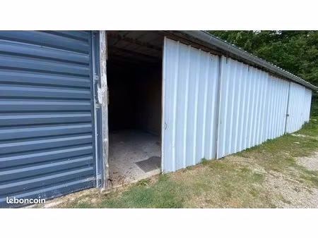 à louer box /garage de stockage à ussac