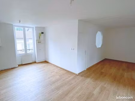 t2 rénové avec balcon – centre rives – idéal premier achat