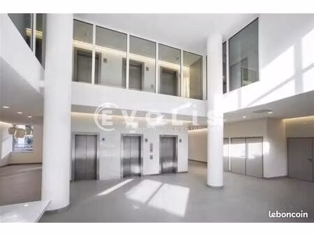 bureaux 2 649 m²