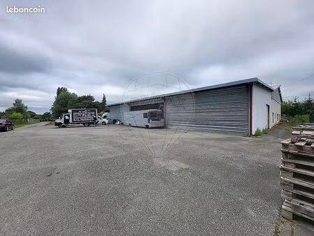 local commercial 900 m²