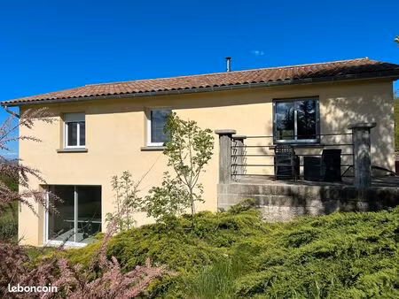 maison 150m² + 3000m² de terrain