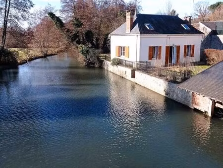 maison centre-bourg 3ch+144m2de grange sur 830m2de terrain