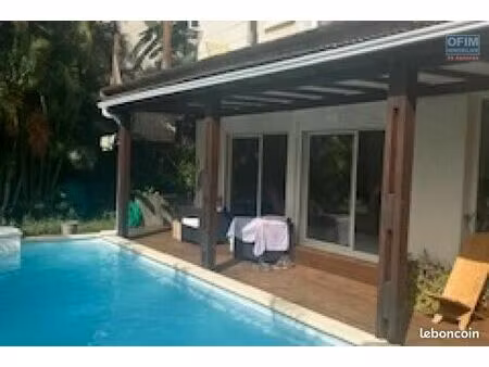 villa 4 pièces 92 m²