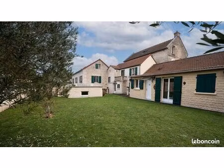 maison 9 pièces 285 m²