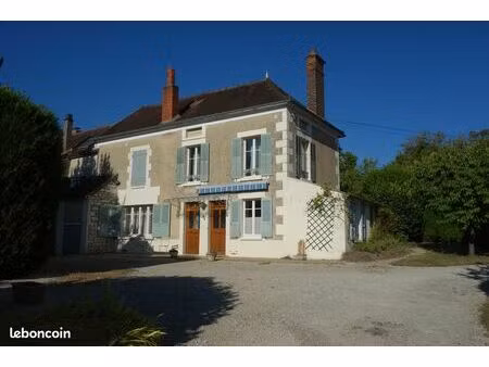 jolie maison de village au cœur du vignoble chablisien