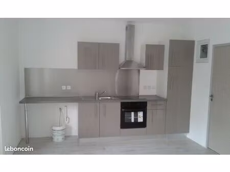 f2 au rdc avec cuisine équipée et fibre optique