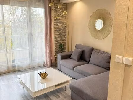 appt meublé 3 min à pieds de la gare saint denis  parking sous terrain inclus