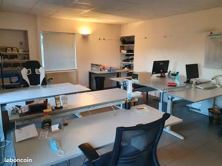 a louer ou vendre bureaux 288 m² divisibles