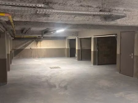 garage / box / stationnement