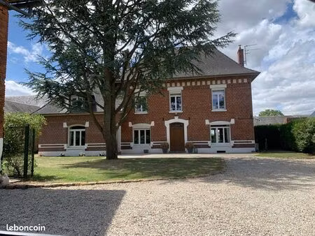 élégante maison de maître avec piscine couverte et dépendances