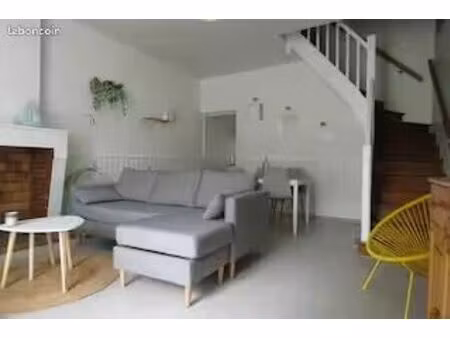 particulier vend maison de ville avec exterieur