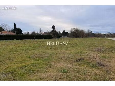 terrain 1315 m² lamothe-montravel
